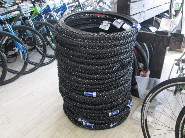 スパイクタイヤ ノキアン ハッカWXC300 自転車スパイクタイヤ